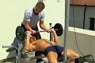 Foda gostosa entre gatos sarados